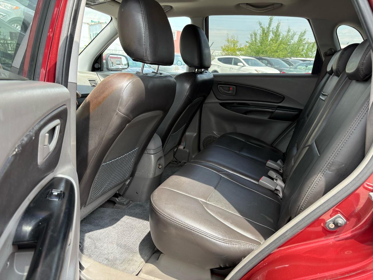 2009 Hyundai Tucson GL - Photo #8