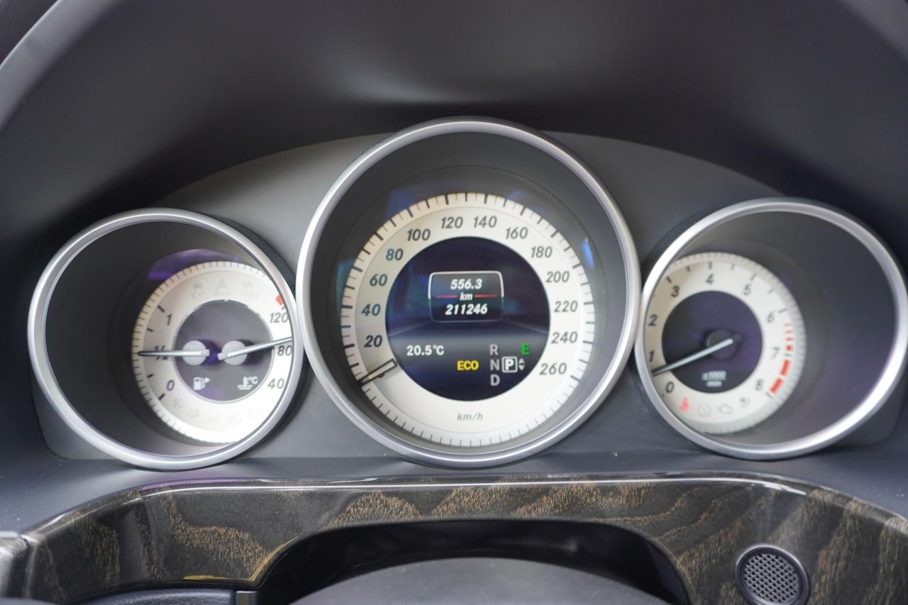 2014 Mercedes-Benz E-Class STUNNING COMBO / 7 PASS / WELL MAINTAINED / LOCAL - Photo #13
