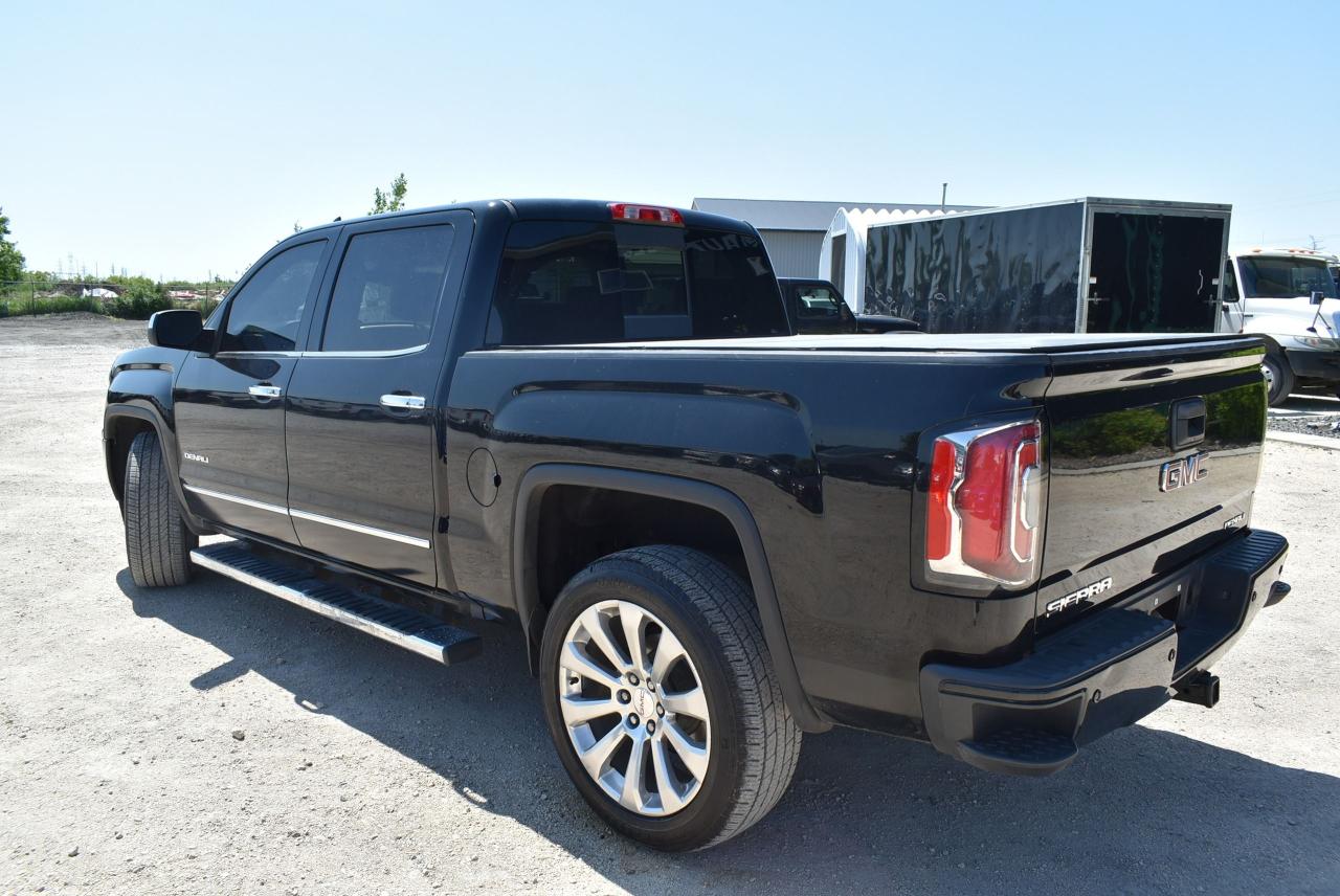 2018 GMC Sierra 1500 DENALI - 5.3L - Photo #5