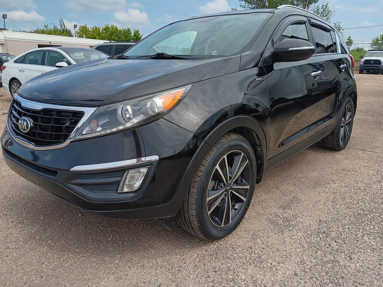 Used 2016 Kia Sportage SX Luxury AWD, Htd Seats, BU Cam, Park Assist, for sale in Edmonton, AB
