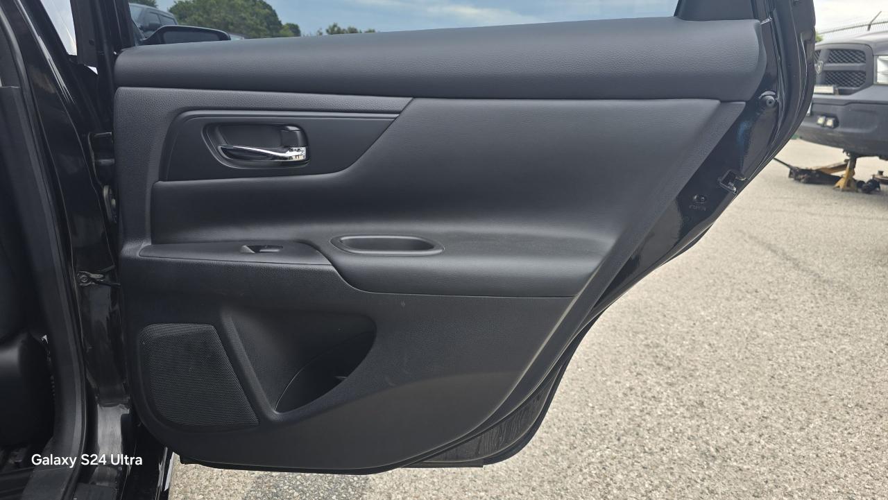 2017 Nissan Altima 2.5 - Photo #13