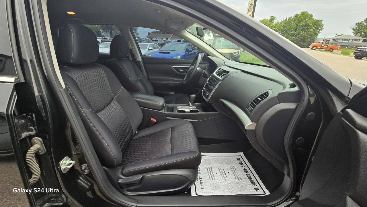 2017 Nissan Altima 2.5 - Photo #17