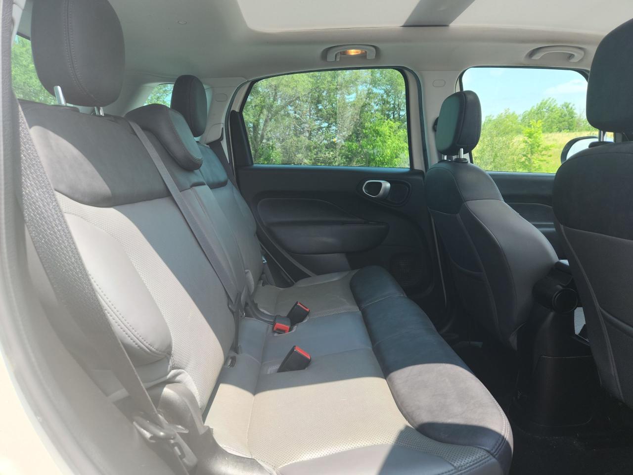 2015 Fiat 500L Lounge Photo25