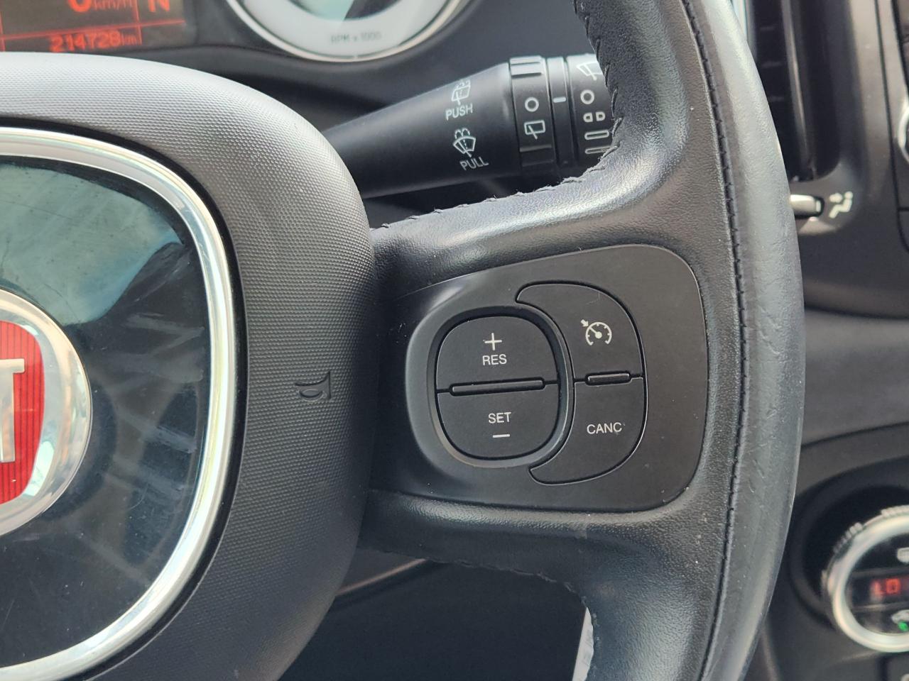 2015 Fiat 500L Lounge Photo32