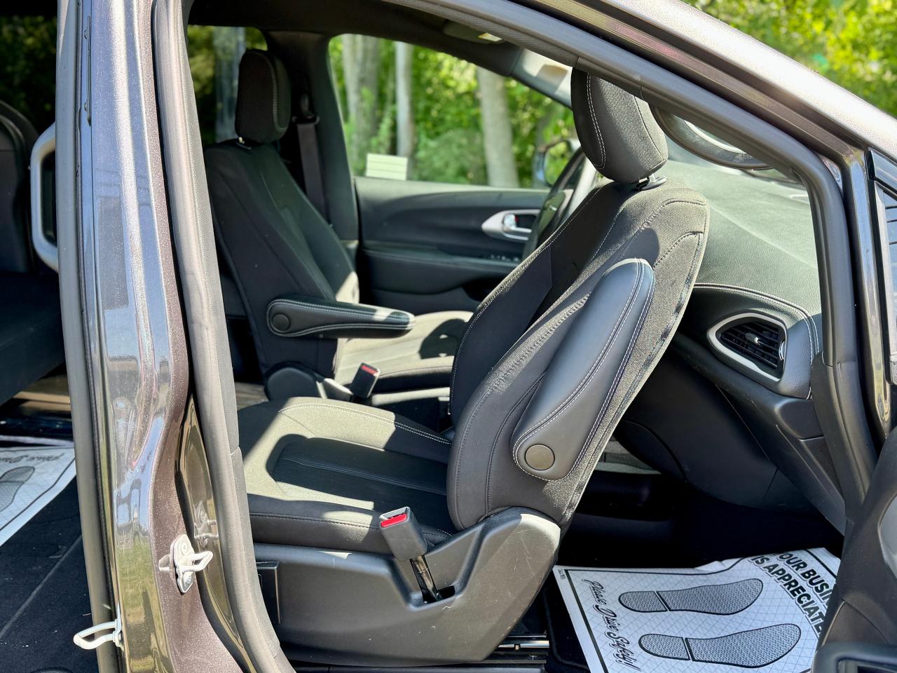 2022 Chrysler Pacifica Touring S AWD "Weekend Edition" - Photo #25