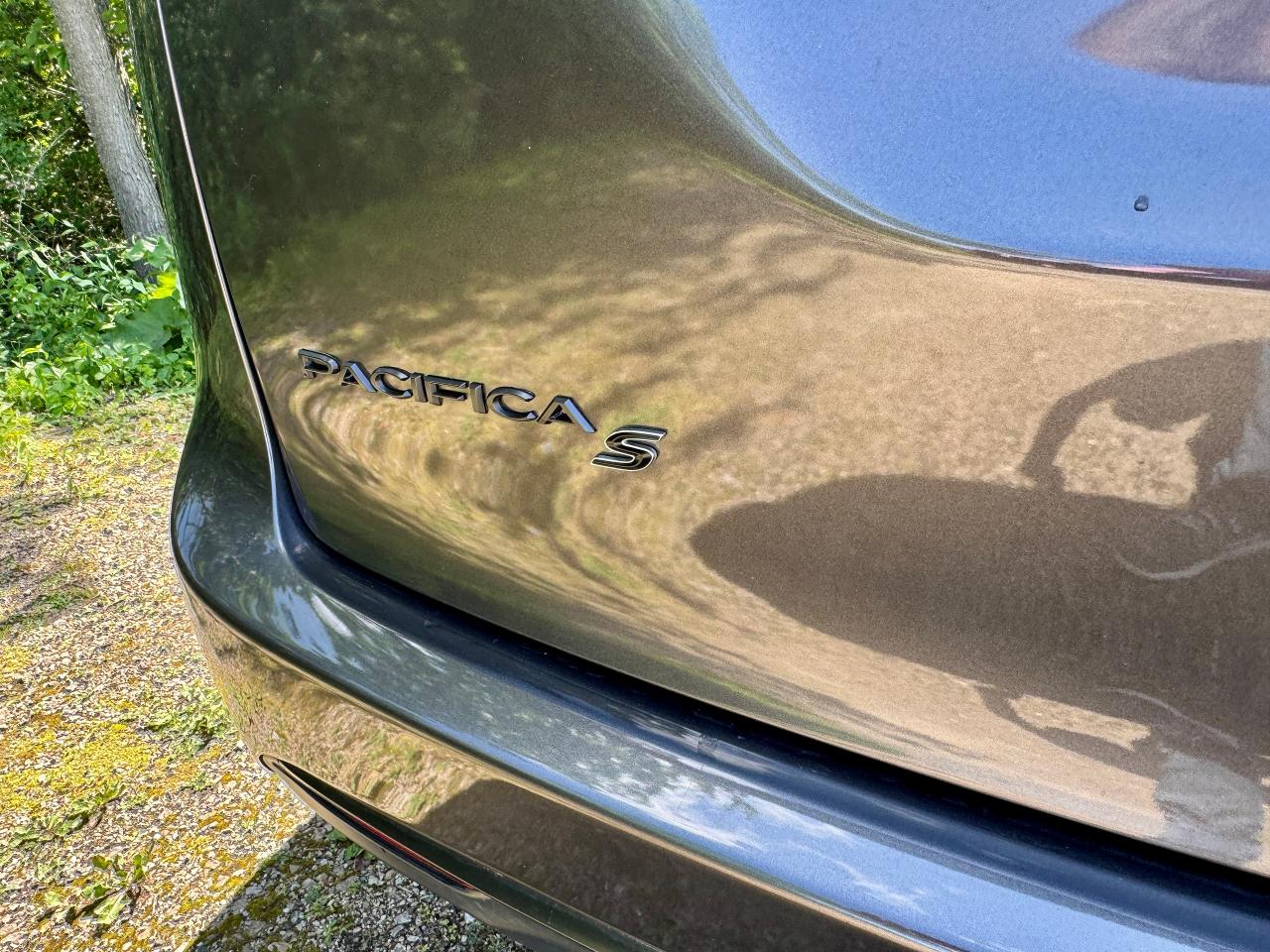 2022 Chrysler Pacifica Touring S AWD "Weekend Edition" - Photo #9