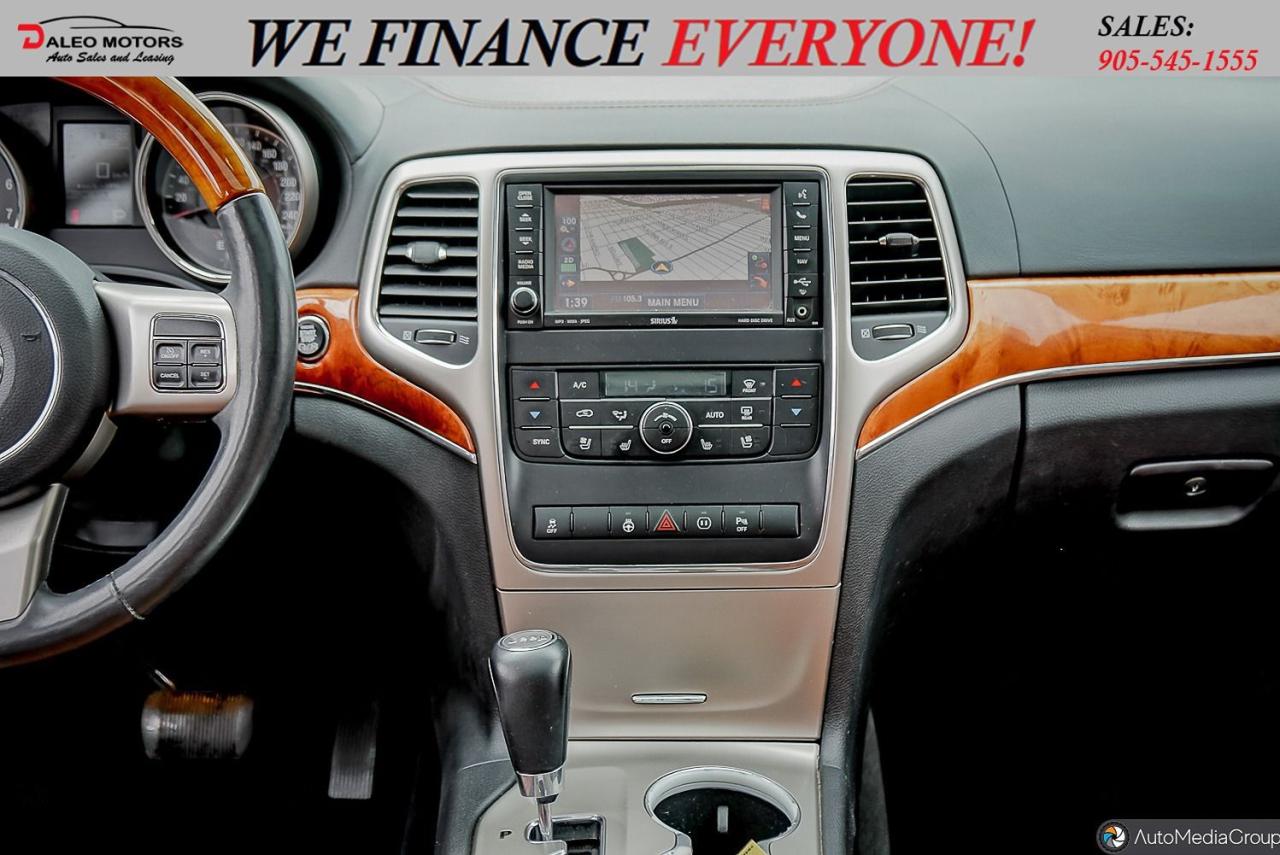 2012 Jeep Grand Cherokee Overland / SUNROOF / LTHR / WOODTRIM / B.CAM / 4X4