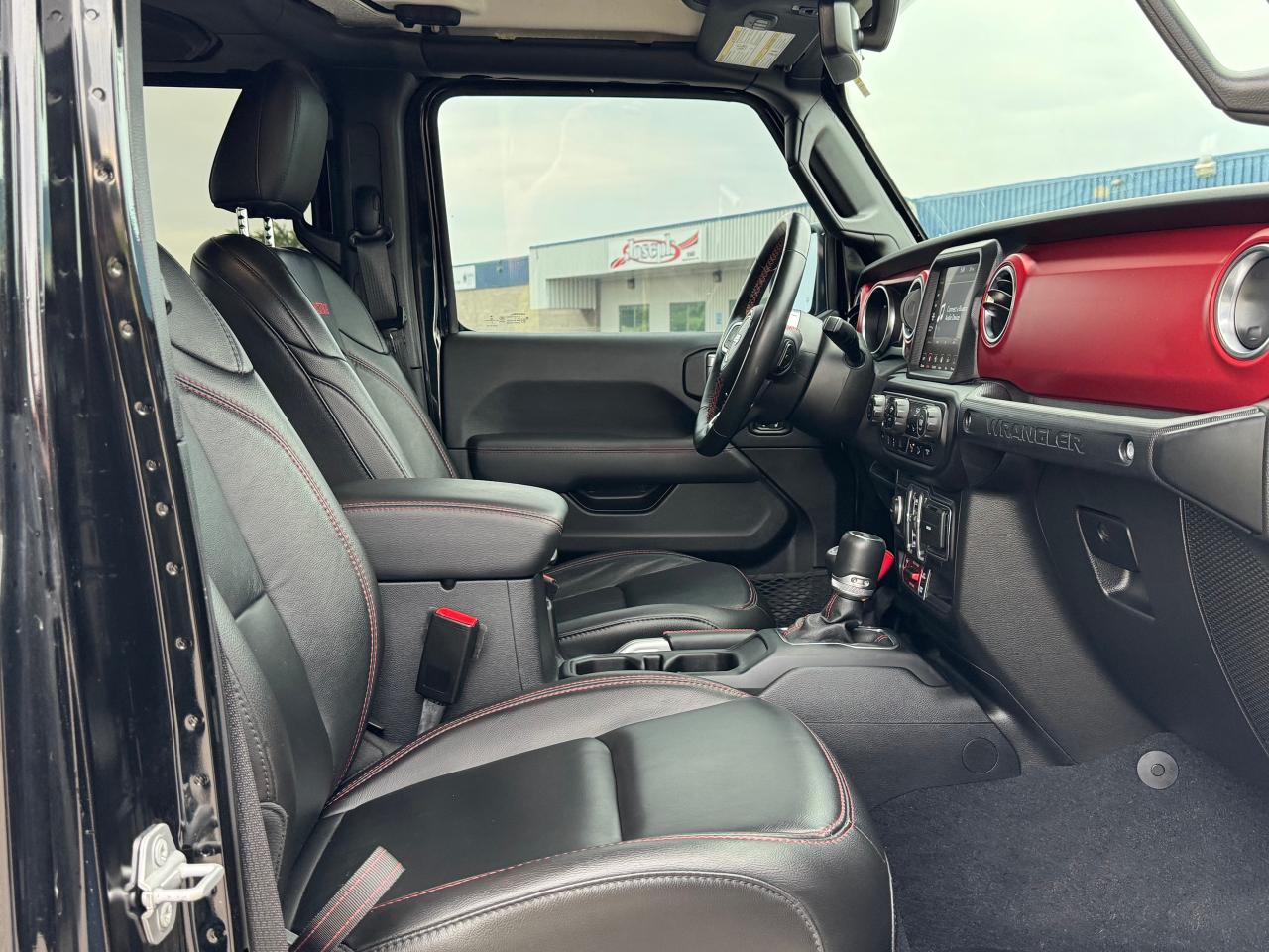 2021 Jeep Wrangler Unlimited Rubicon 4x4 **NITTO TIRES W/ FUEL RIMS** - Photo #37