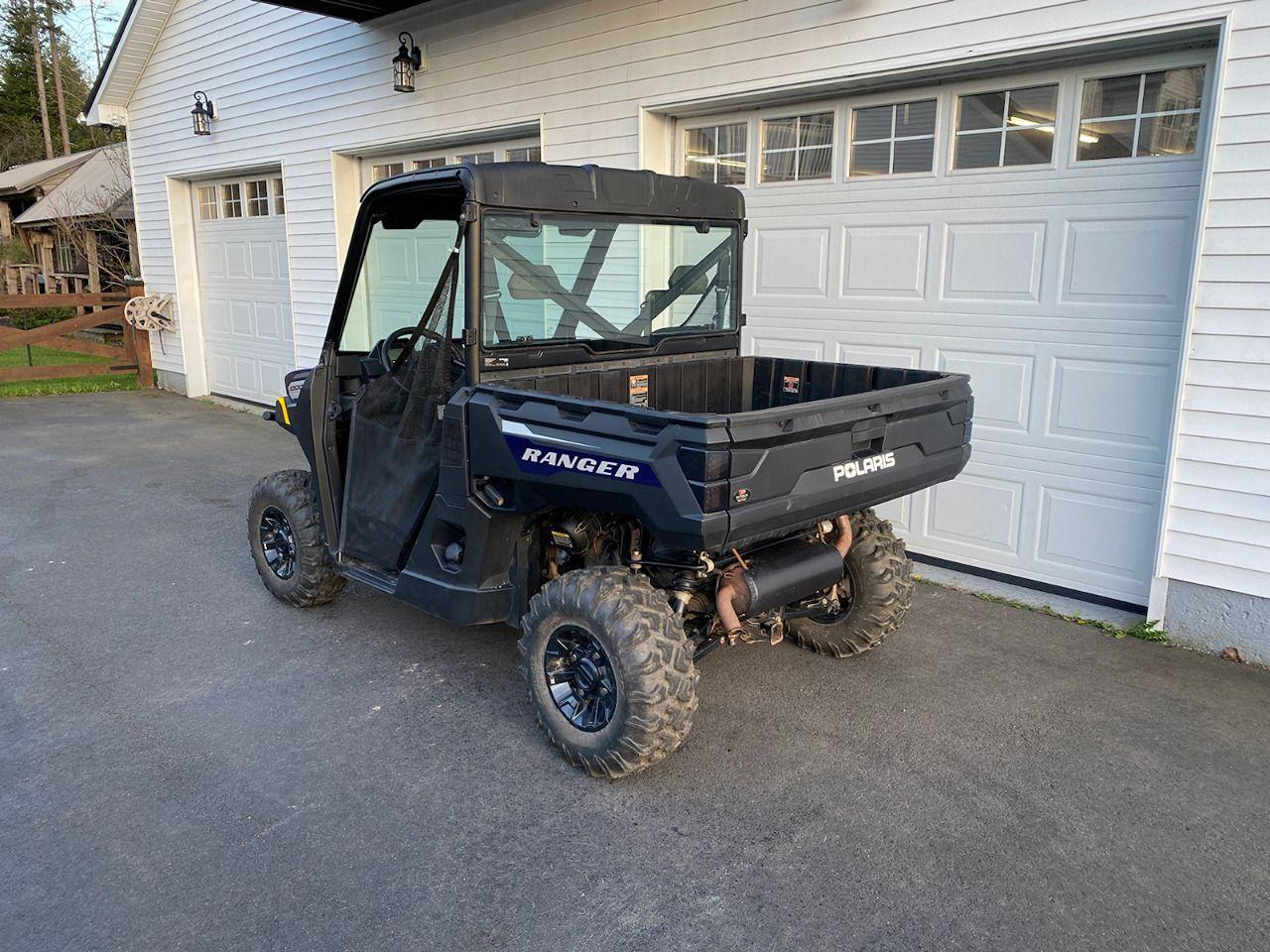2023 Polaris Ranger 1000 Premium  - Photo #5