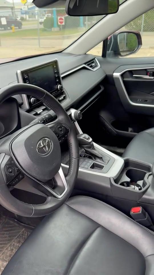 2020 Toyota RAV4 XLE - Photo #15