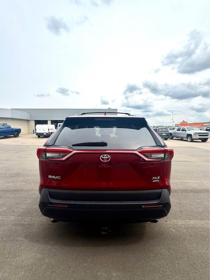 2020 Toyota RAV4 XLE - Photo #8