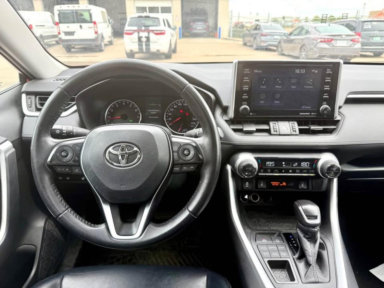 2020 Toyota RAV4 XLE - Photo #9