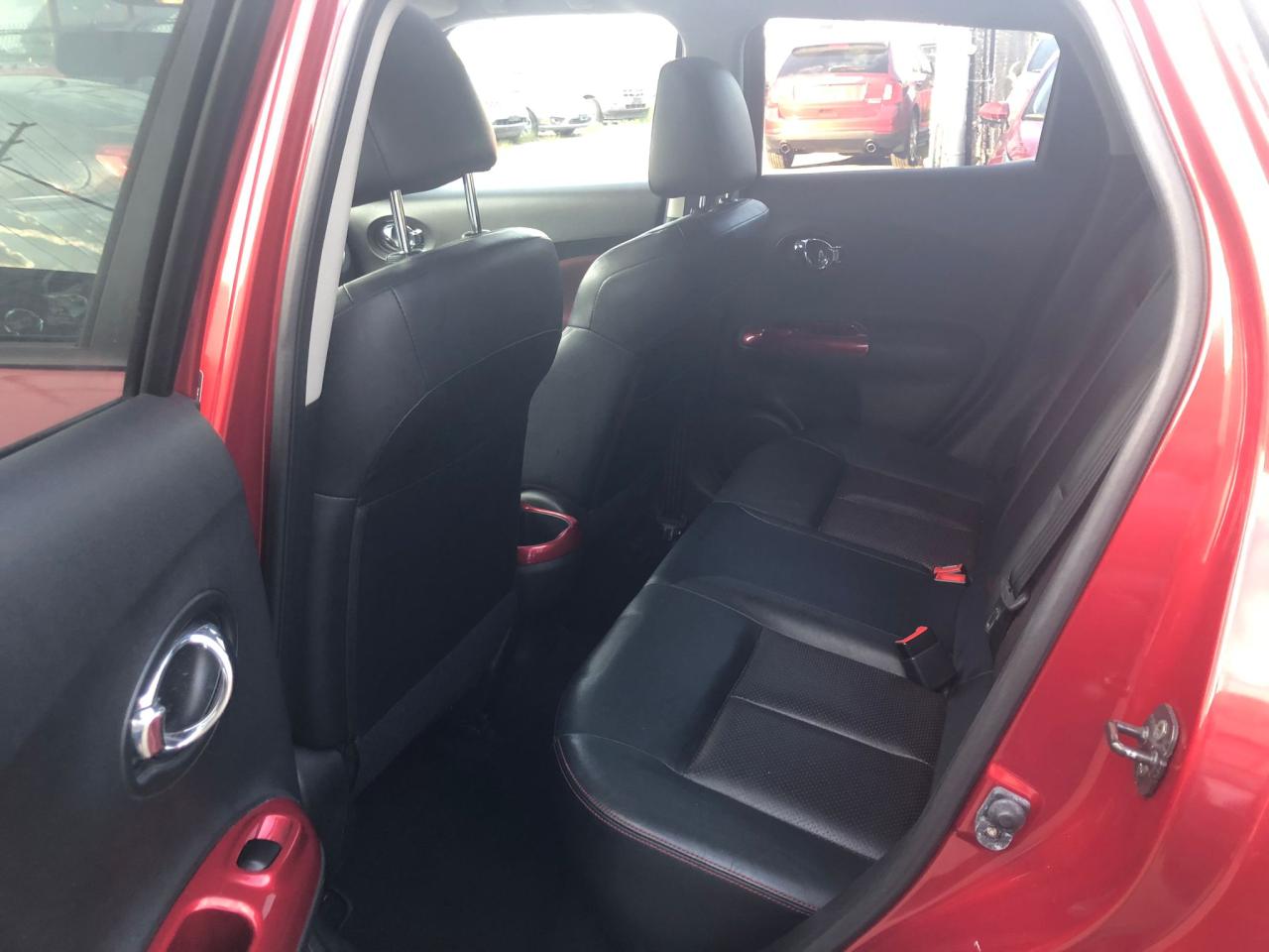 2014 Nissan Juke SL - Photo #8