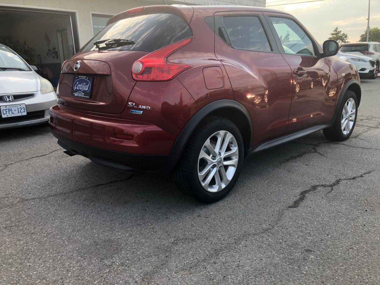 2014 Nissan Juke SL - Photo #6
