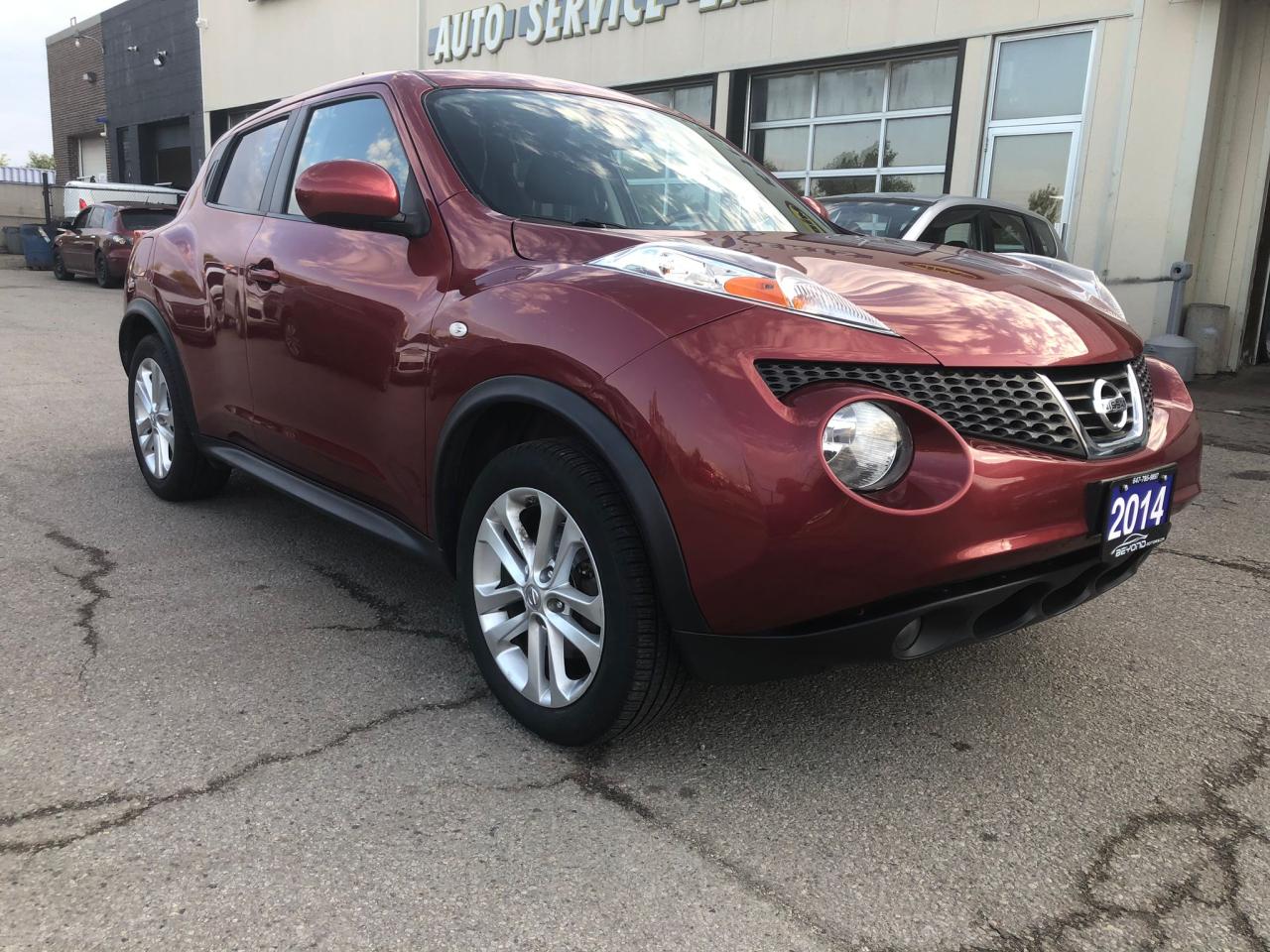 2014 Nissan Juke SL Photo2