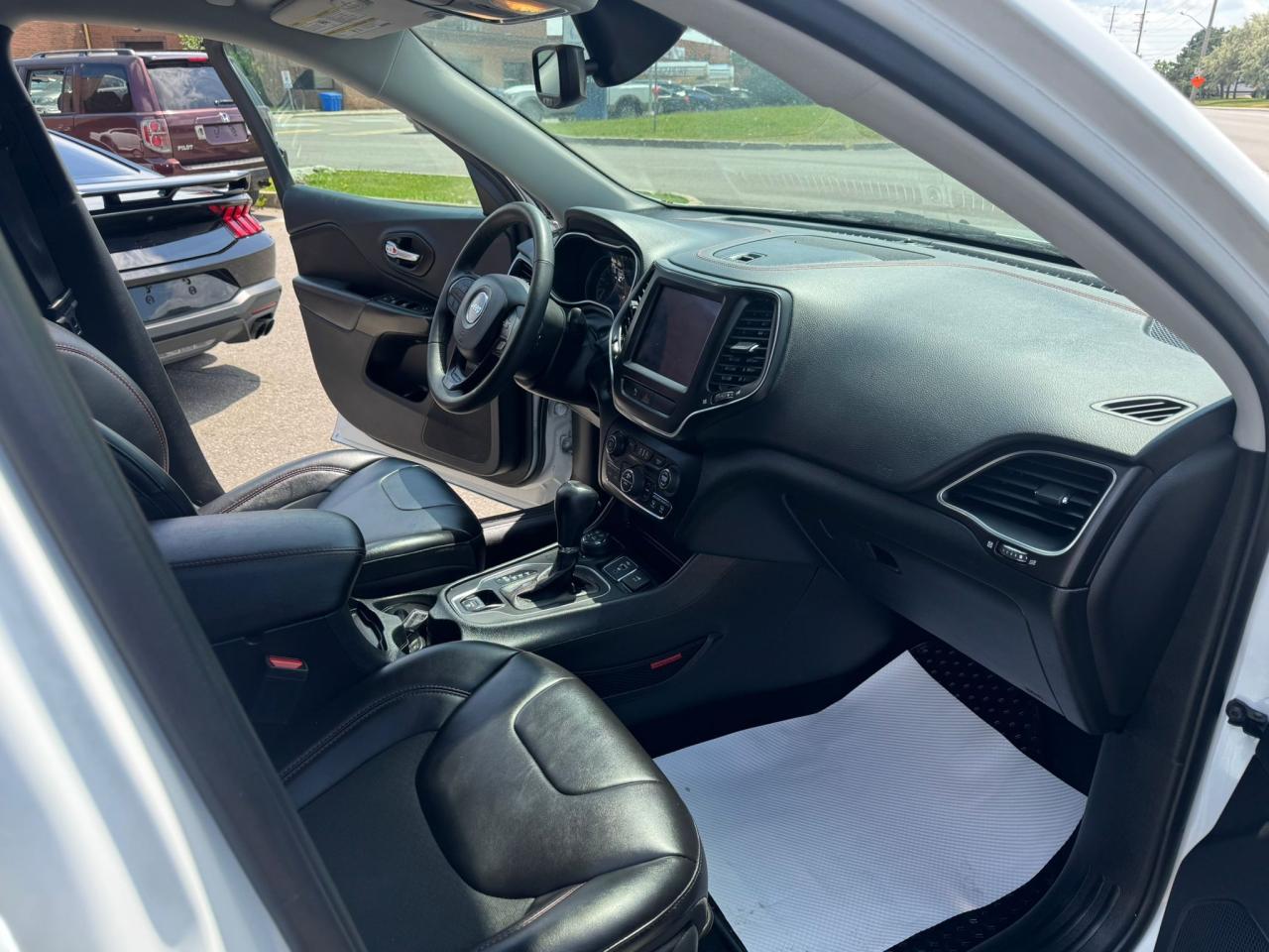 2022 Jeep Cherokee Trailhawk - Photo #12