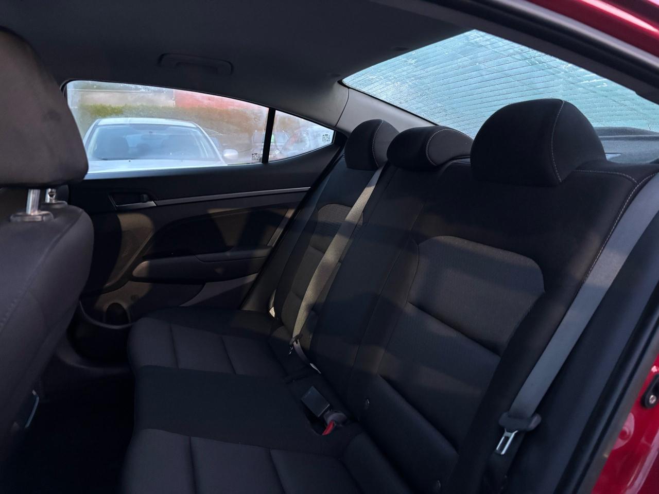 2017 Hyundai Elantra GL - Photo #17