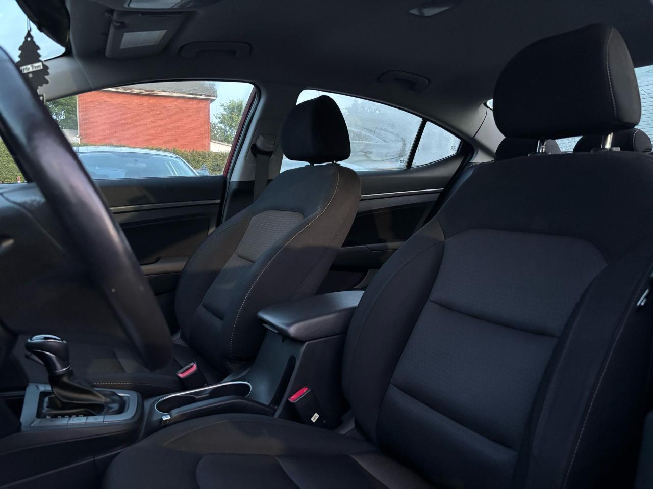 2017 Hyundai Elantra GL - Photo #9