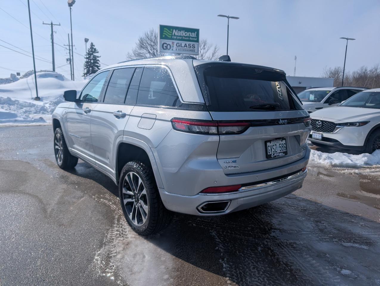 2023 Jeep Grand Cherokee 4xe Overland Photo2