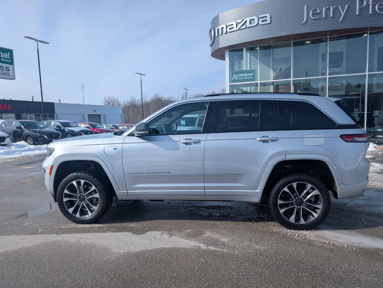 2023 Jeep Grand Cherokee 4xe Overland Photo