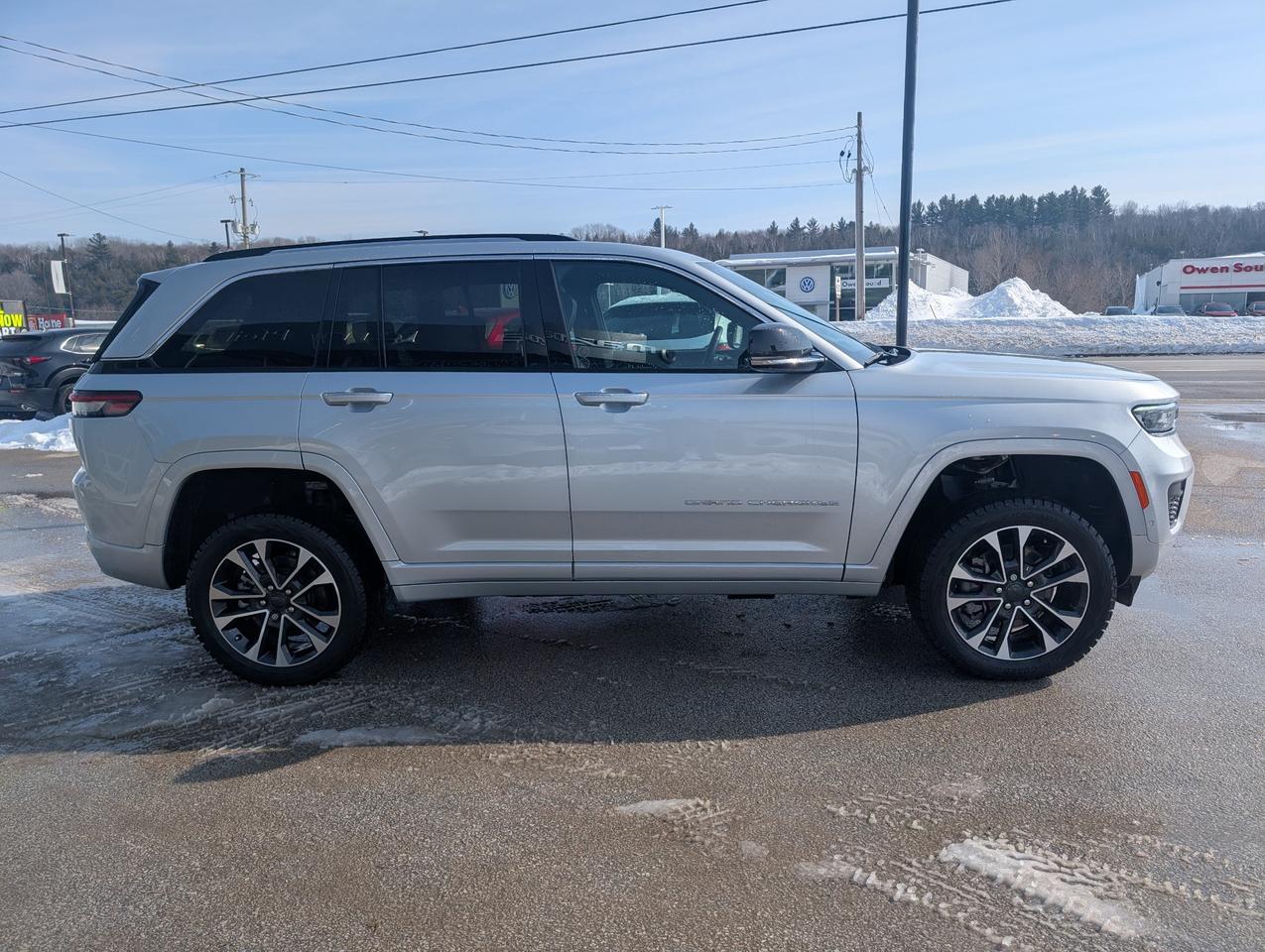 2023 Jeep Grand Cherokee 4xe Overland Photo