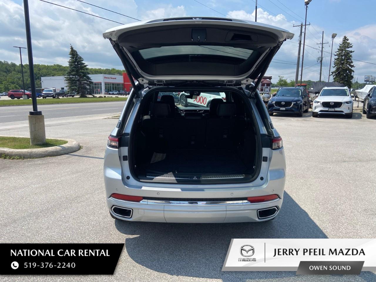 2023 Jeep Grand Cherokee 4xe Overland 4x4 Photo