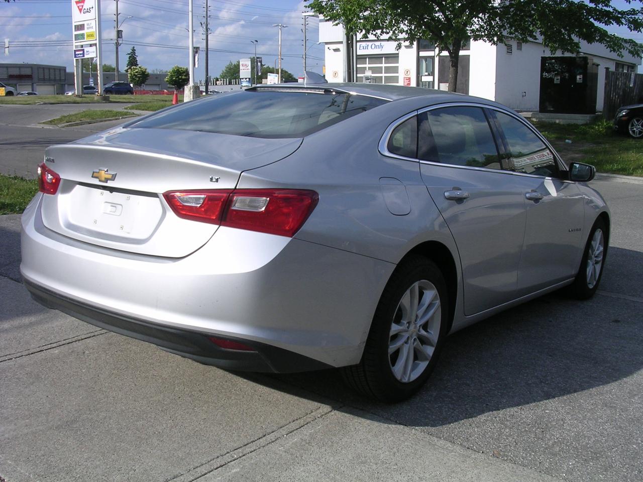 2018 Chevrolet Malibu LT - Photo #3