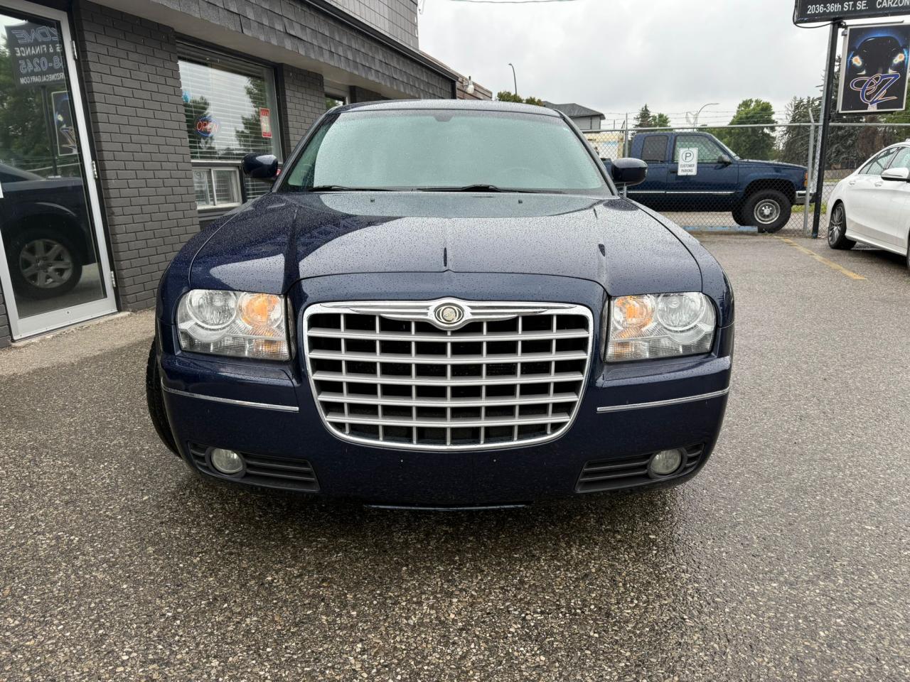 2006 Chrysler 300 Touring RWD - Photo #2