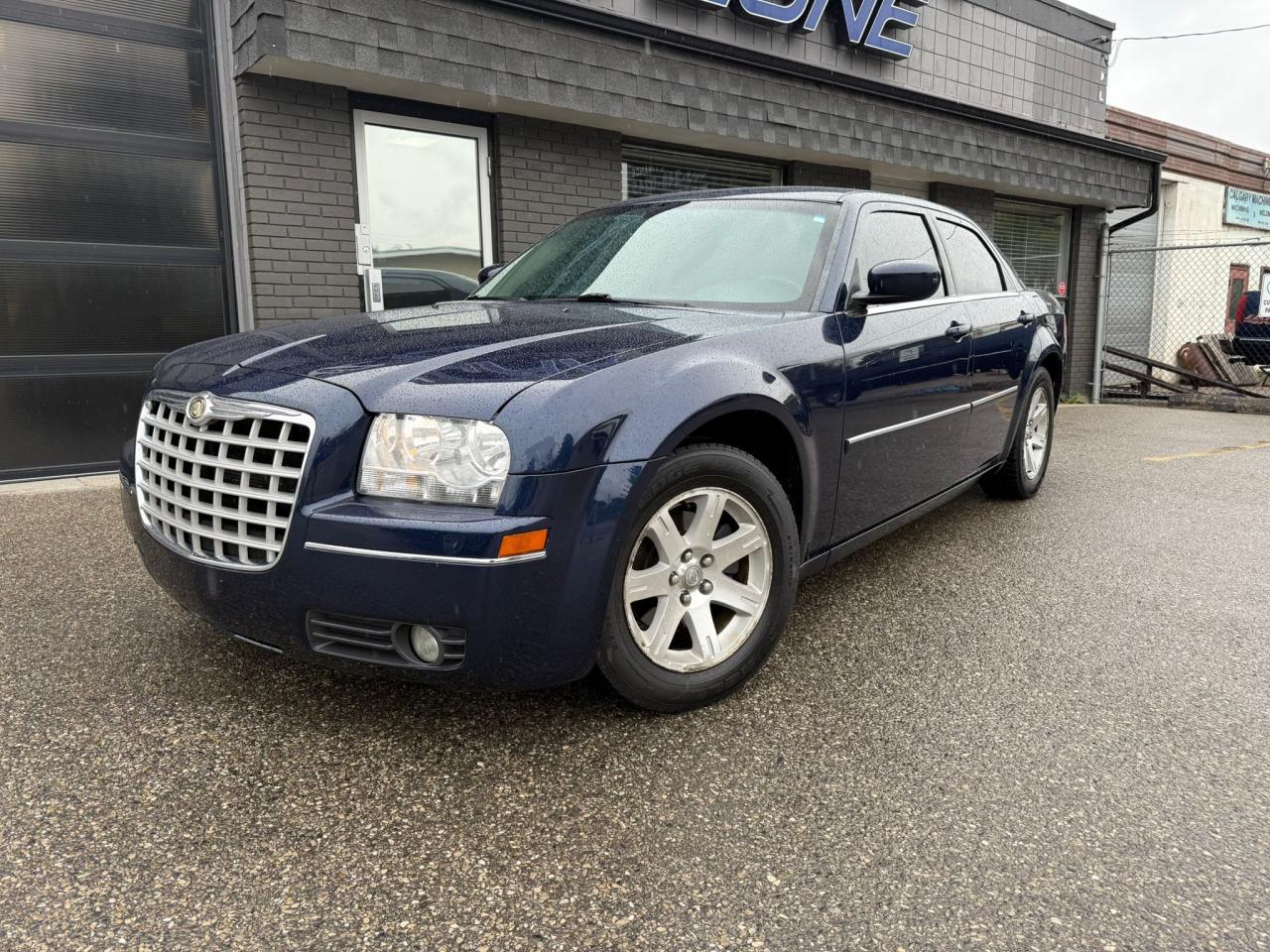 2006 Chrysler 300 Touring RWD - Photo #3