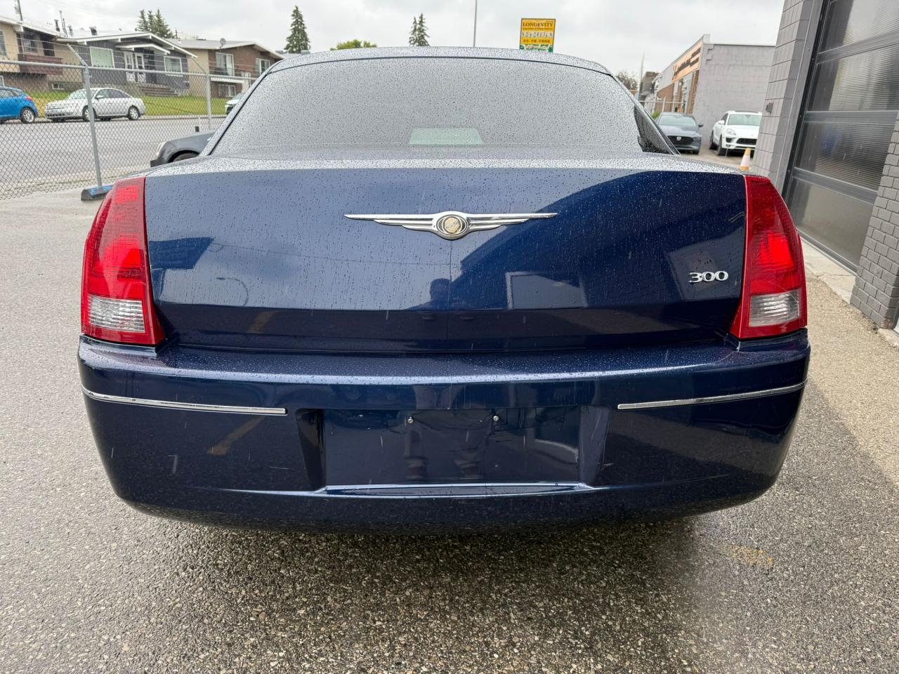 2006 Chrysler 300 Touring RWD - Photo #4