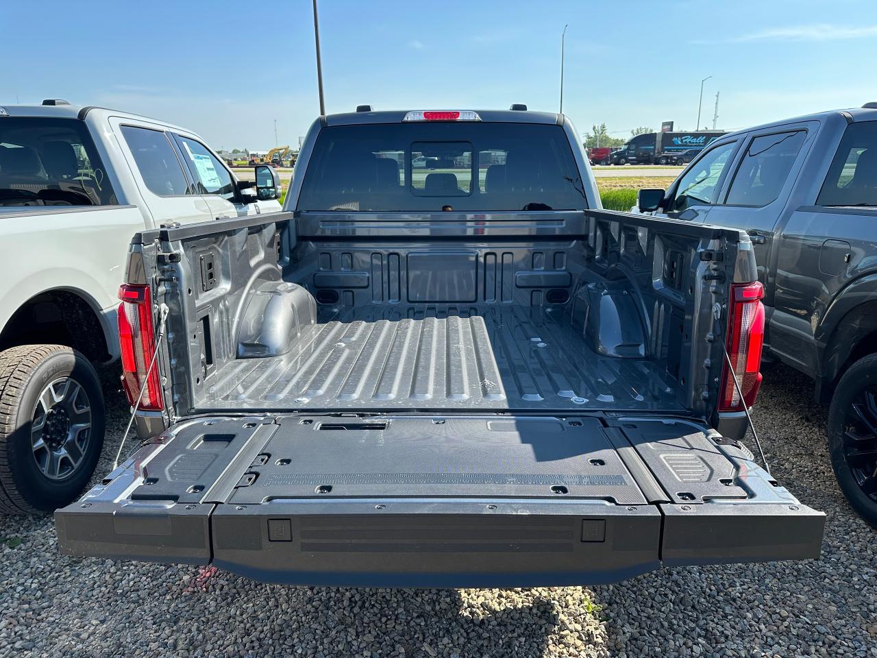 2025 Ford F-150 LARIAT 4WD SUPERCREW 5.5' BOX 502A Photo5