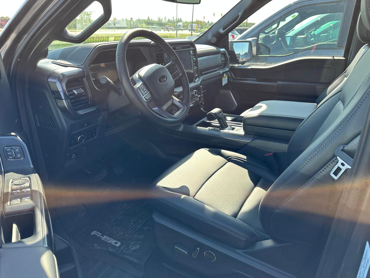 2025 Ford F-150 LARIAT 4WD SUPERCREW 5.5' BOX 502A Photo5