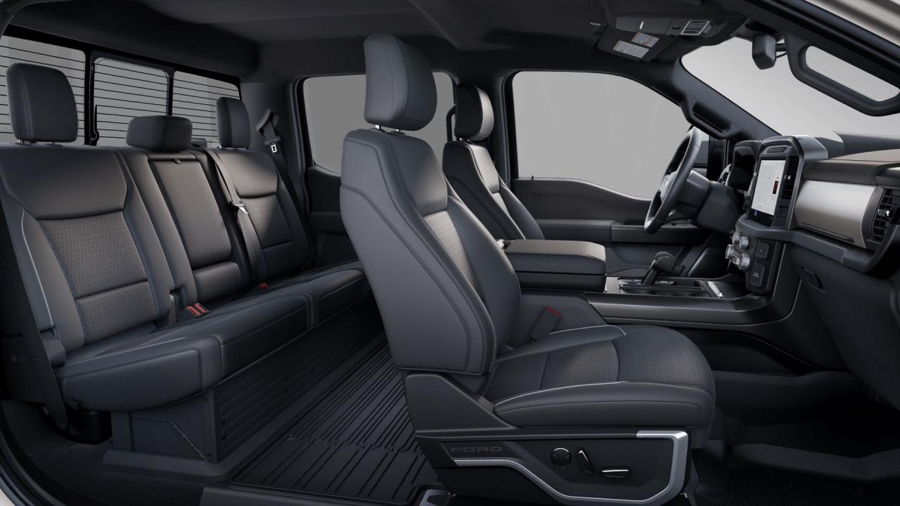 2025 Ford F-150 Lariat 4WD SuperCrew 5.5' Box Photo5
