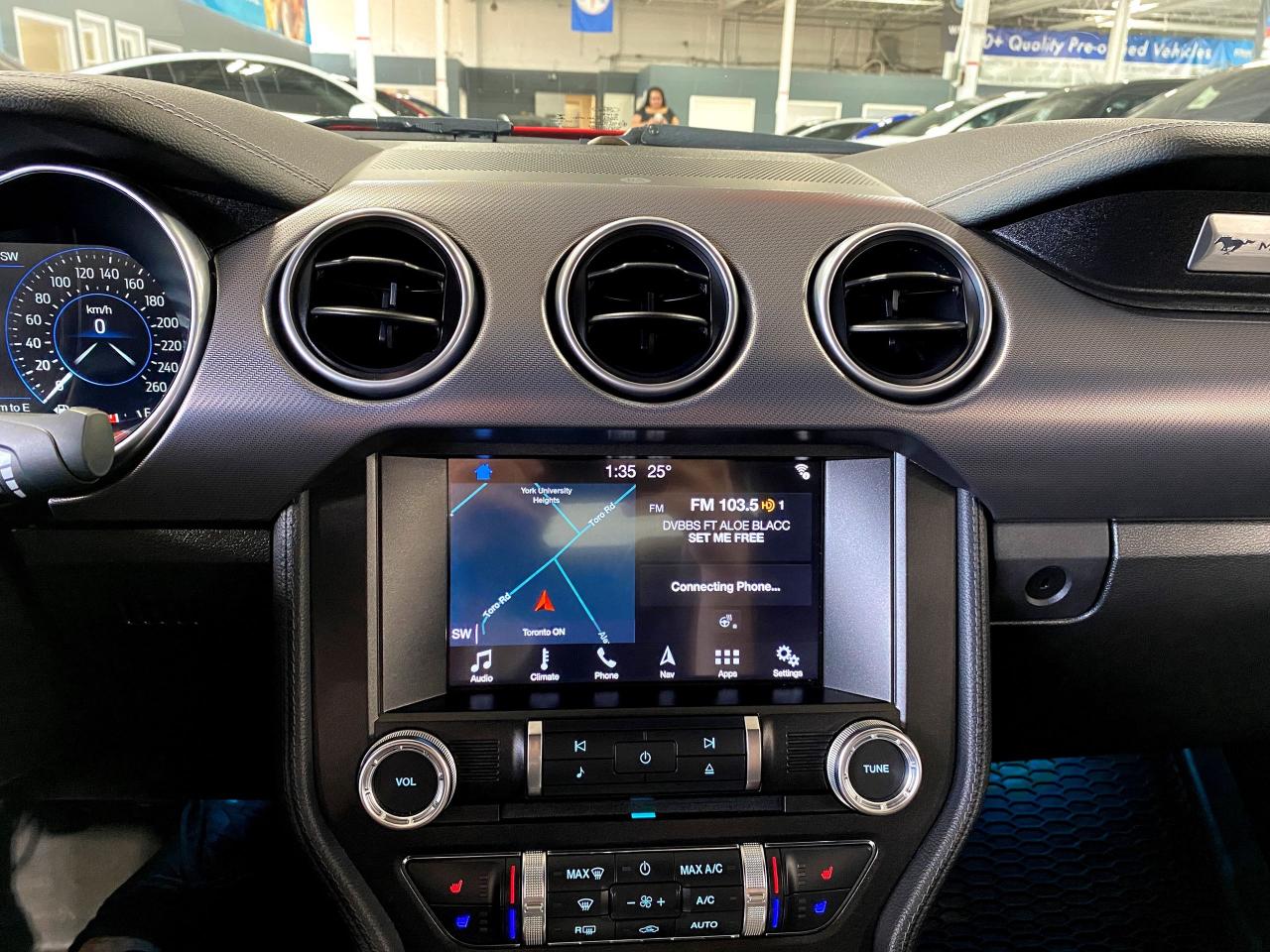 2019 Ford Mustang EcoBoostPremium|CONVERTIBLE|MANUAL|DIGITALDASH|RWD - Photo #20