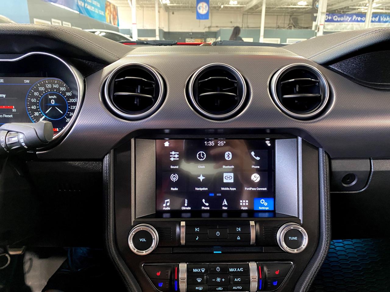 2019 Ford Mustang EcoBoostPremium|CONVERTIBLE|MANUAL|DIGITALDASH|RWD - Photo #26
