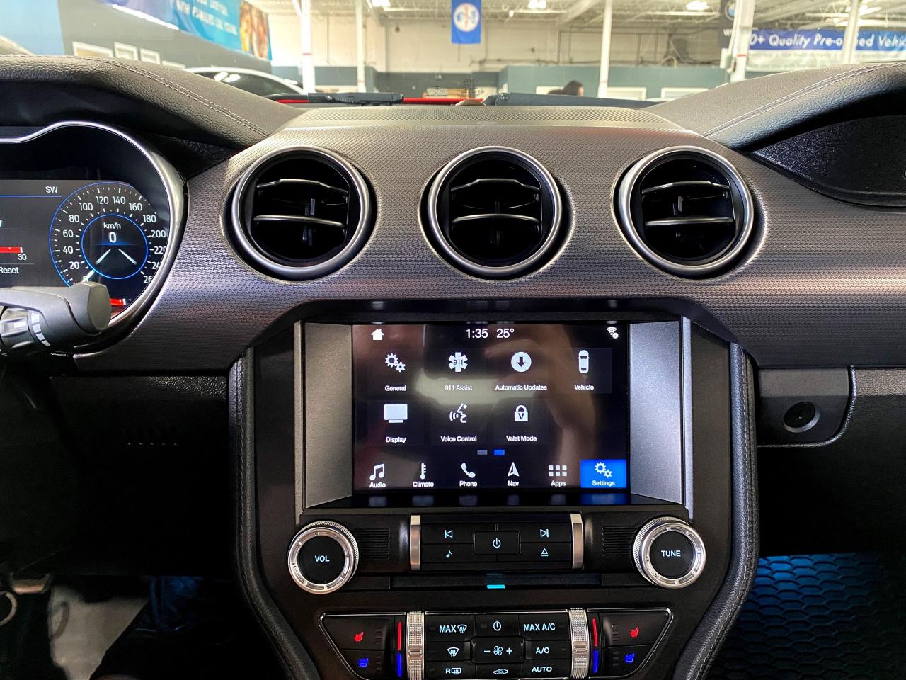 2019 Ford Mustang EcoBoostPremium|CONVERTIBLE|MANUAL|DIGITALDASH|RWD - Photo #27
