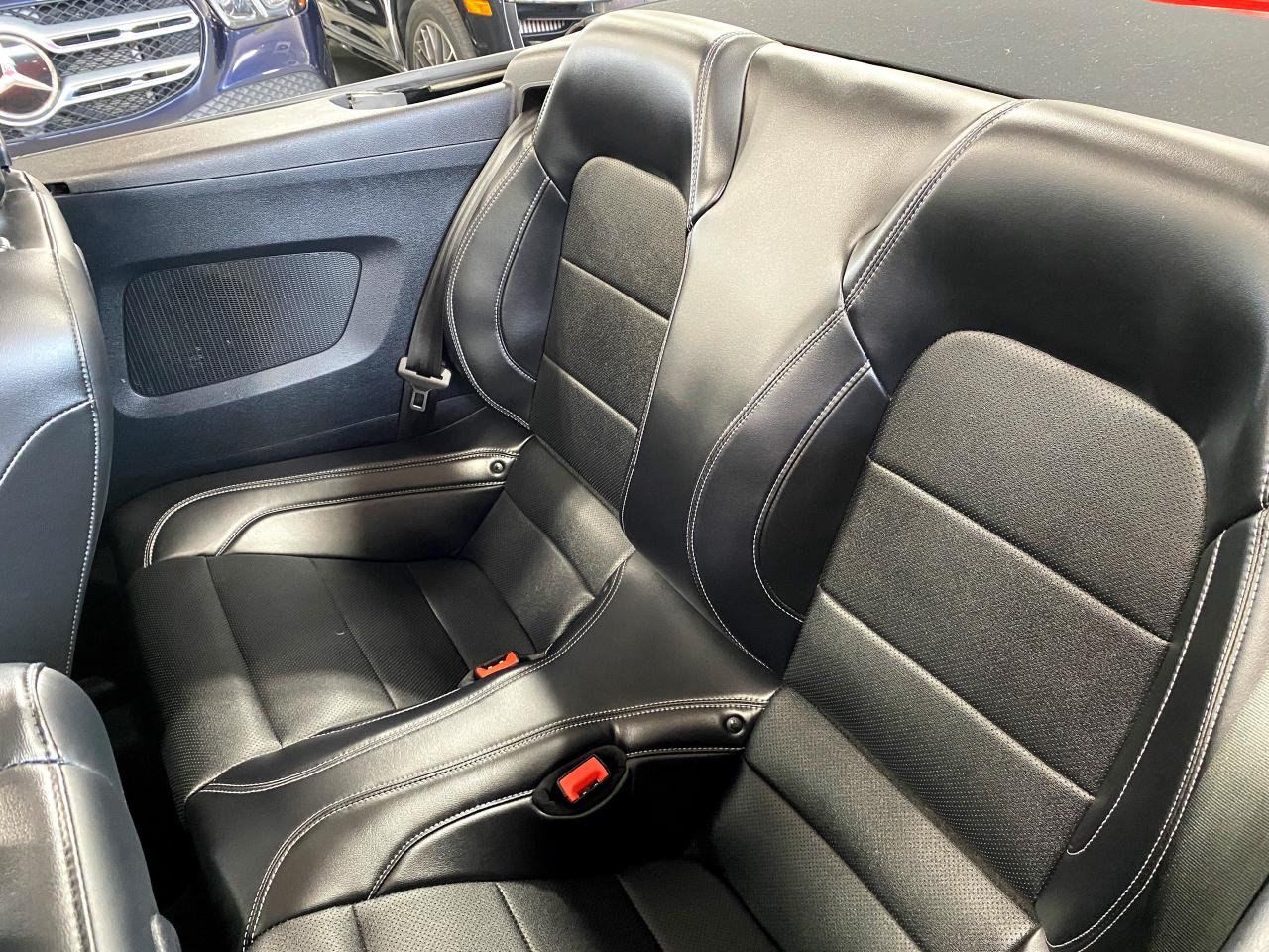 2019 Ford Mustang EcoBoostPremium|CONVERTIBLE|MANUAL|DIGITALDASH|RWD - Photo #13