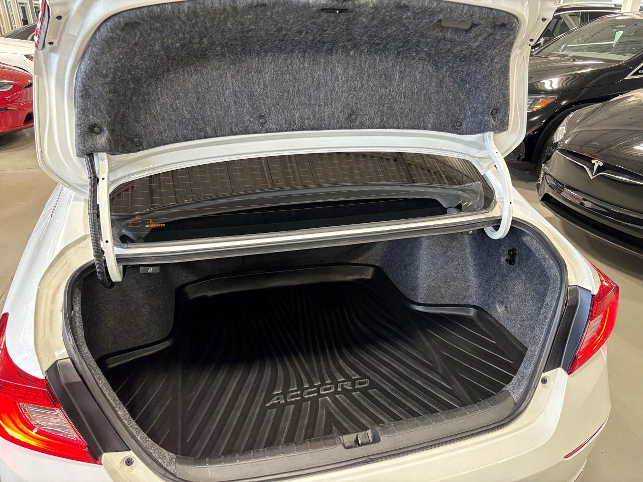 2021 Honda Accord Sedan Sport CVT|SUNROOF|ALLOYS|SAFETYTECH|BACKUPCAM|+++ - Photo #6