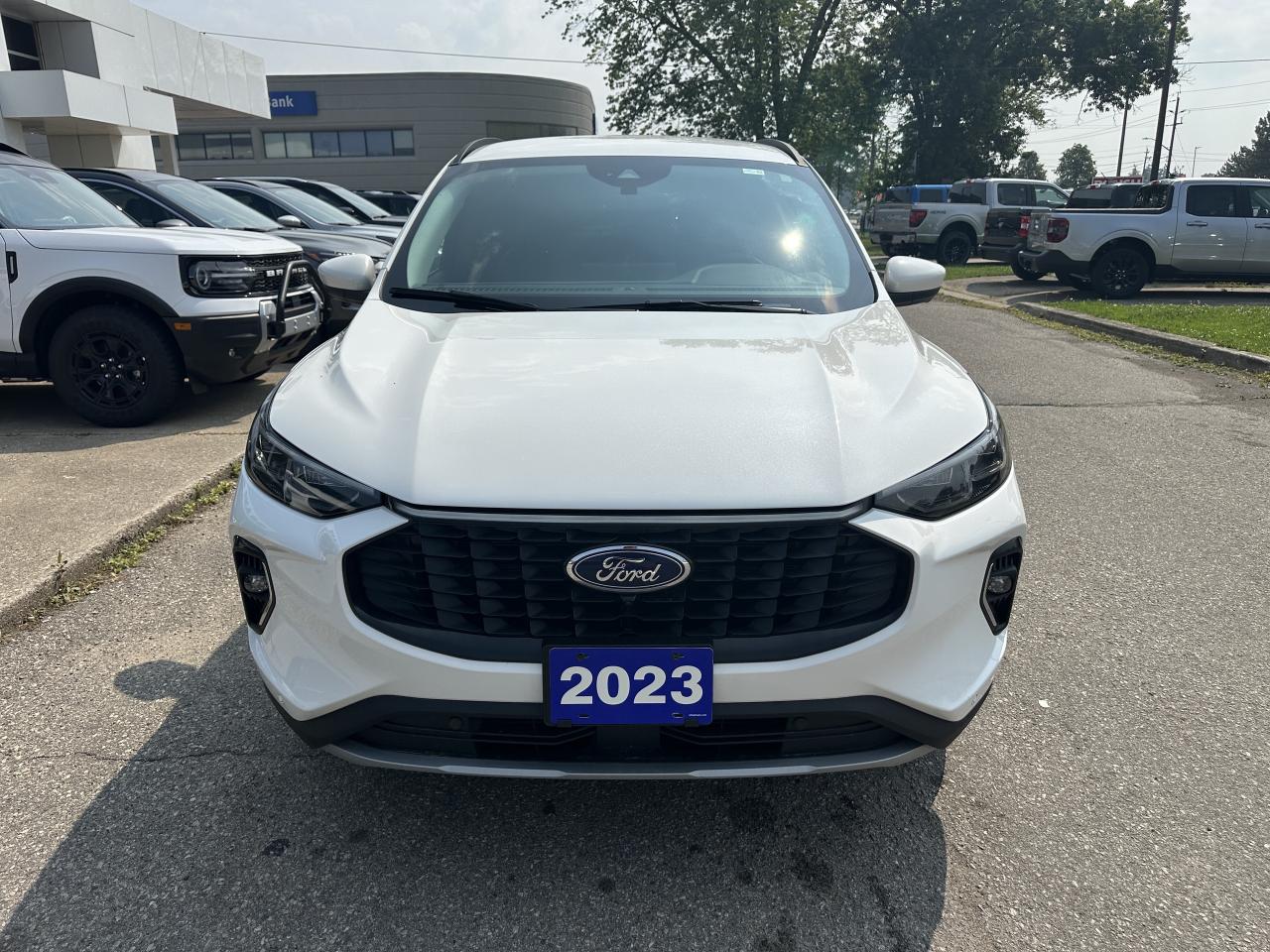 2023 Ford Escape Platinum Photo