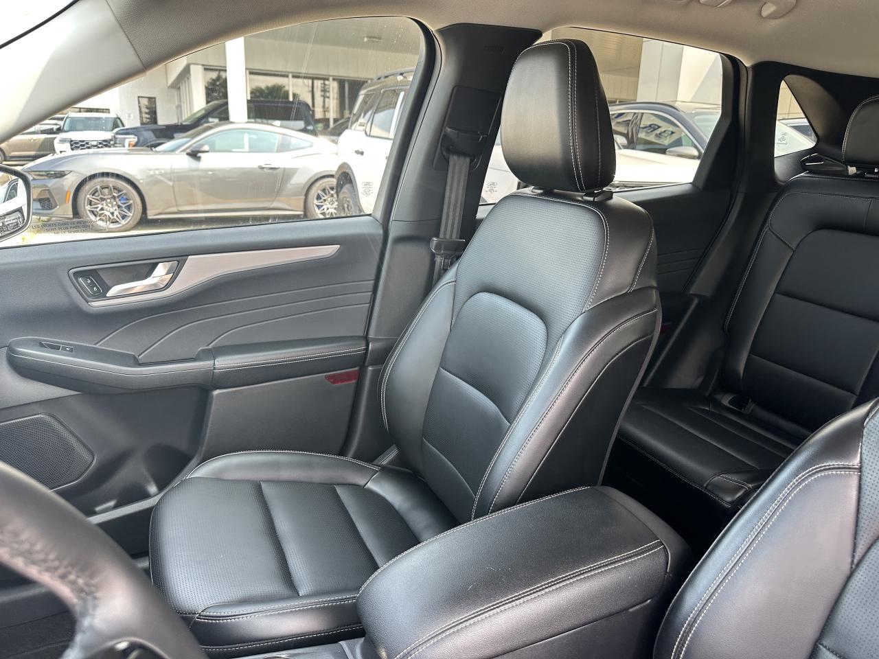 2023 Ford Escape Platinum Photo