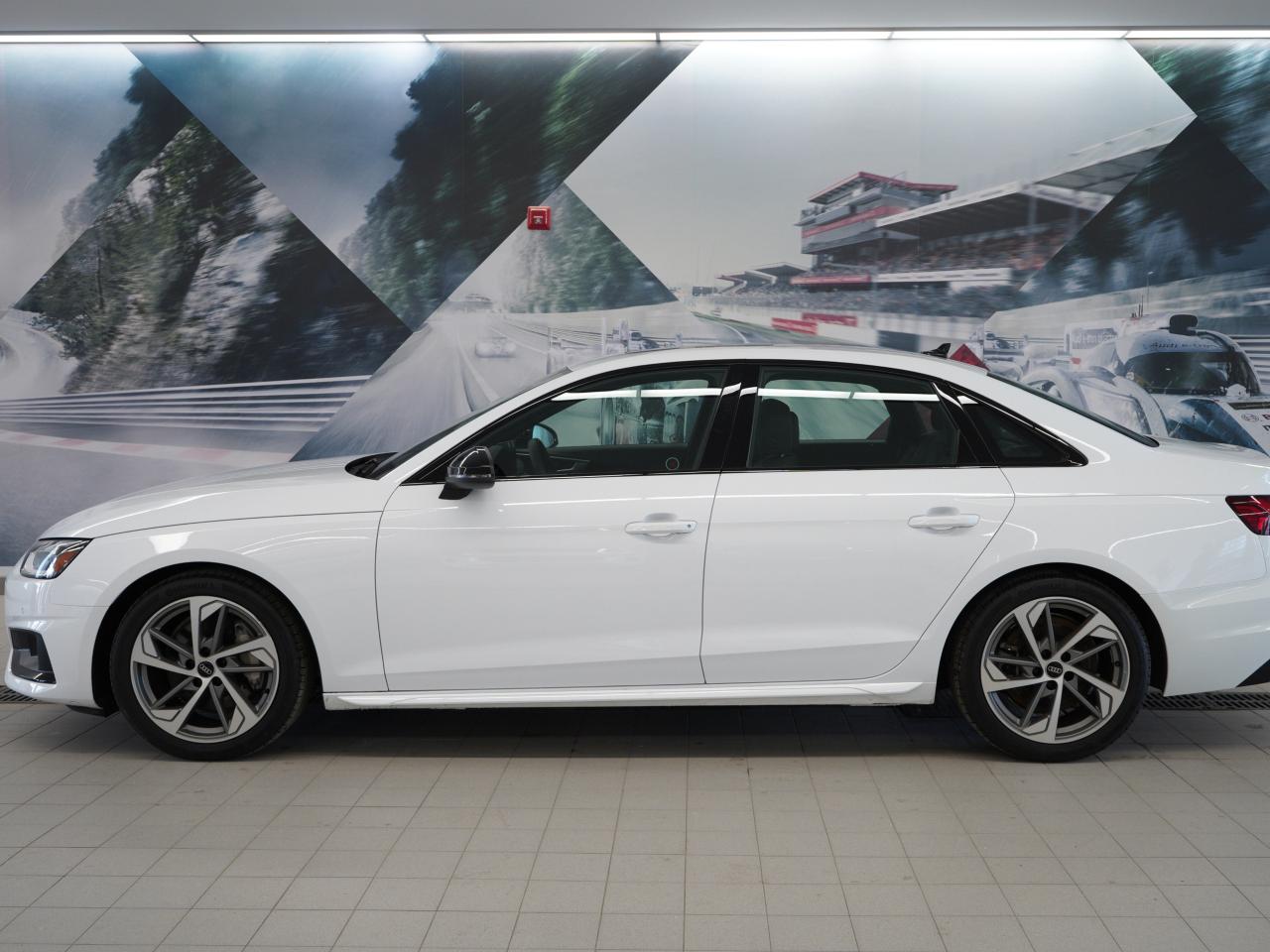 2025 Audi A4 2.0T Komfort + CarPlay | Black Optics Pkg Photo2