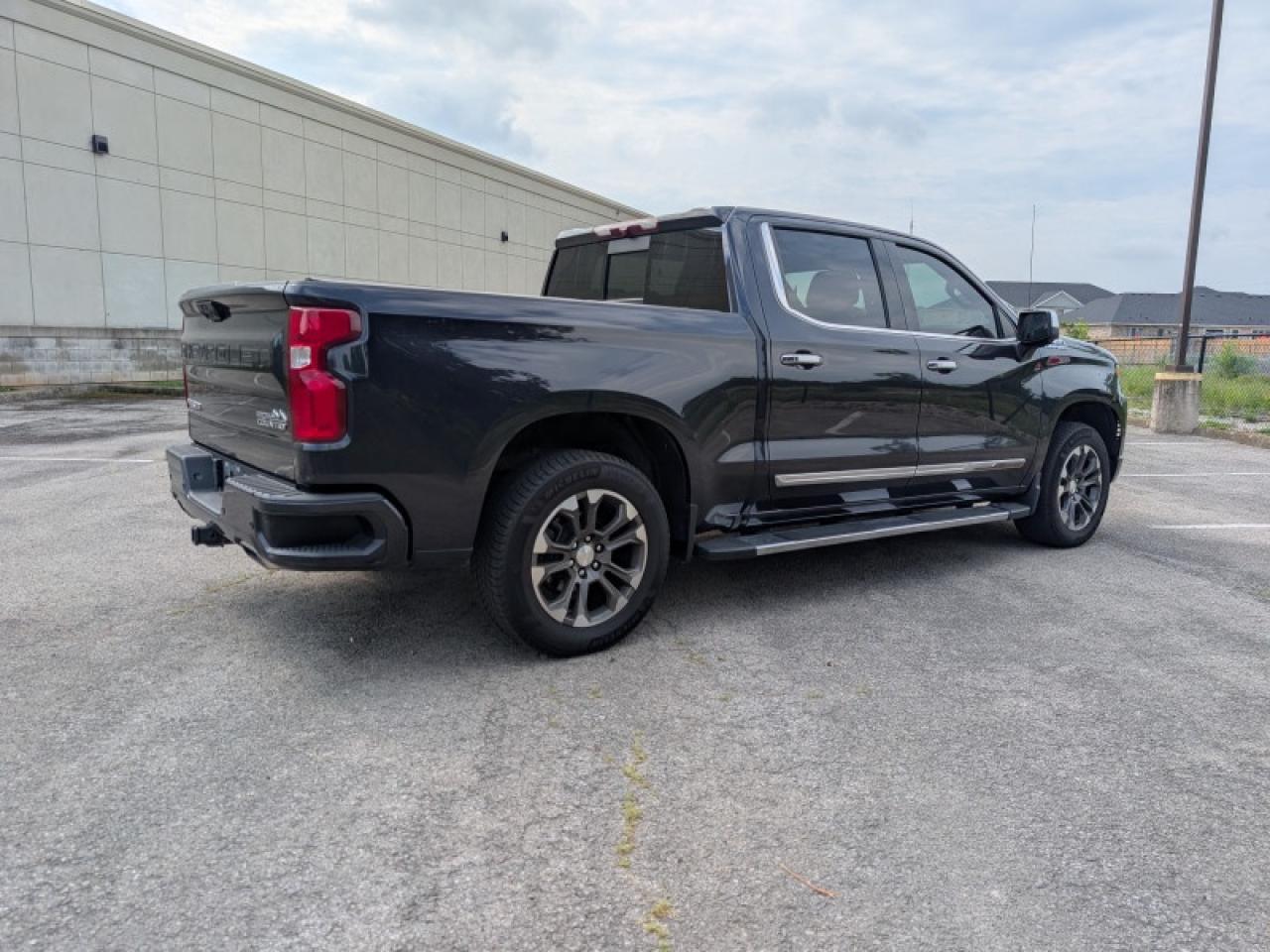 2022 Chevrolet Silverado 1500 High Country  **COOLED SEATS** Photo4