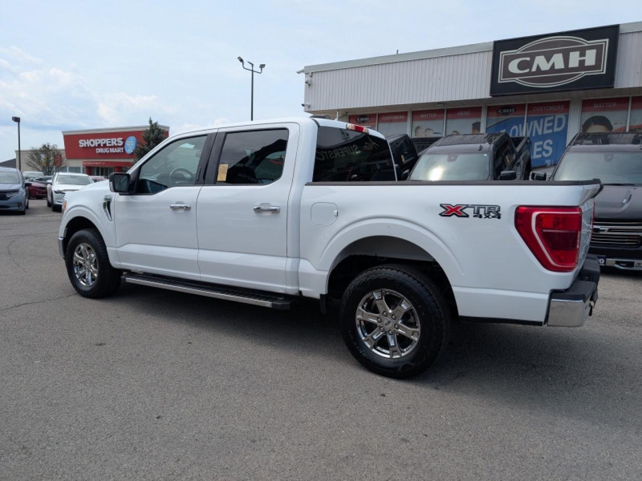 2021 Ford F-150 XLT  **EQUIP. GROUP 301A - XTR PACKAGE** Photo3