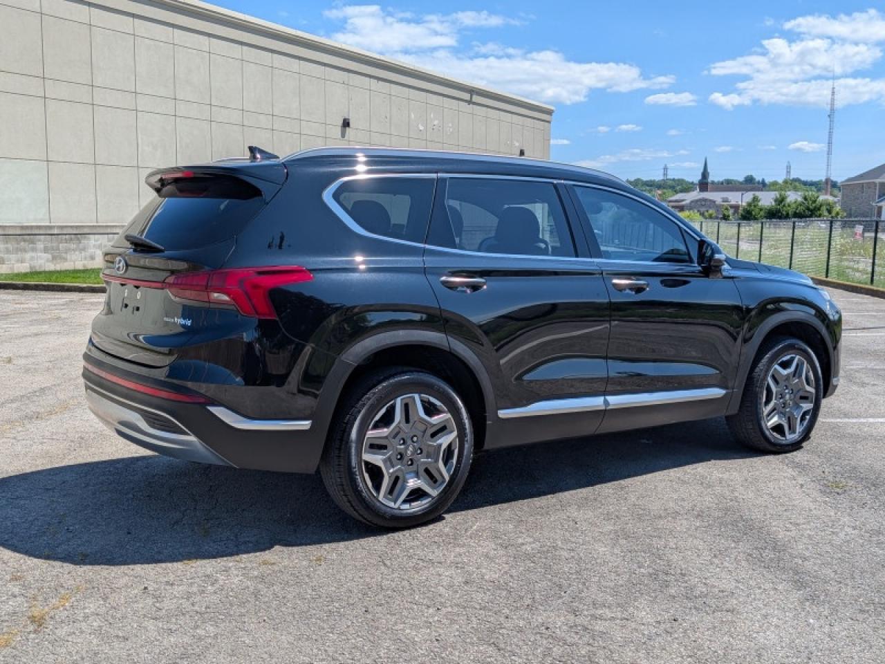 2023 Hyundai Santa Fe Hybrid Luxury AWD  **COOLED SEATS** Photo4