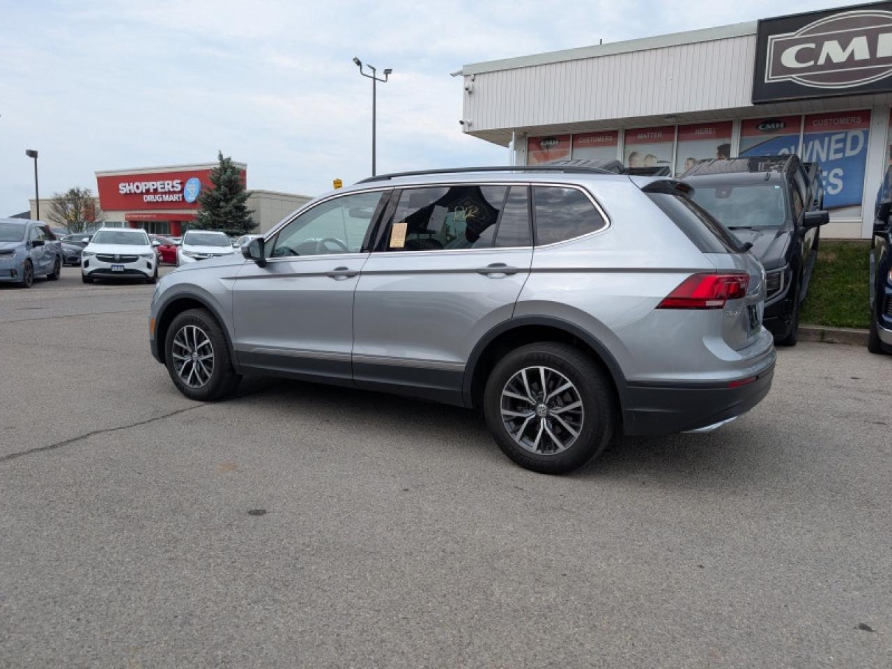 2021 Volkswagen Tiguan United Edition  **PANO ROOF** Photo2