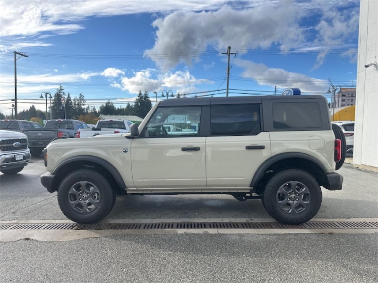 2025 Ford Bronco Big Bend  - Heated Seats Photo1
