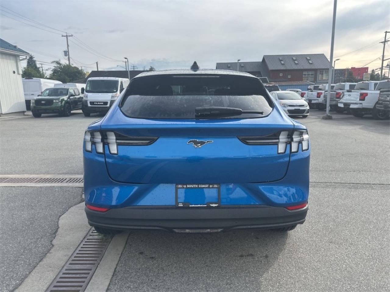 2025 Ford Mustang Mach-E Premium AWD Photo3