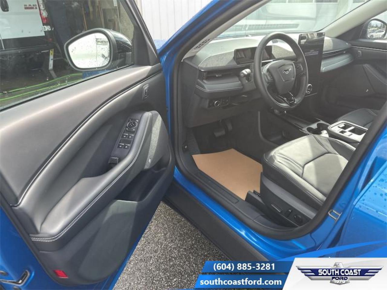 2025 Ford Mustang Mach-E Premium AWD Photo5