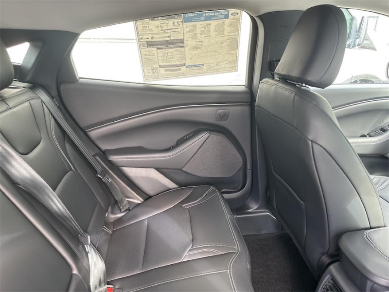 2025 Ford Mustang Mach-E Premium AWD Photo5