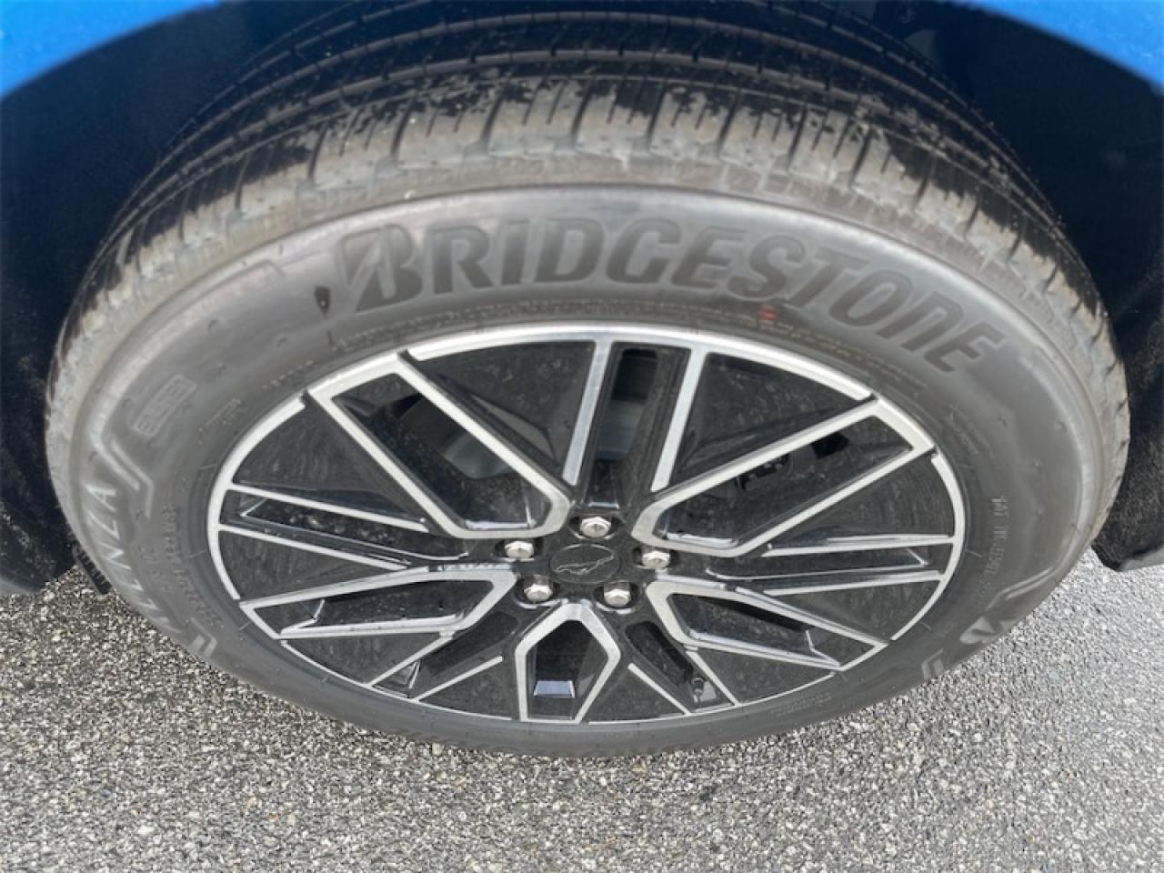 2025 Ford Mustang Mach-E Premium AWD Photo5